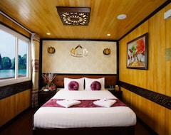 Hotel Halong Cristina Diamond Cruise (Ha Long, Vietnam)