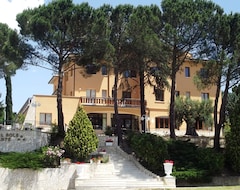 Khách sạn Villa Hotel Del Sole (Chiusi, Ý)