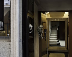 Hotel Intown Luxury House (Rome, Italy)