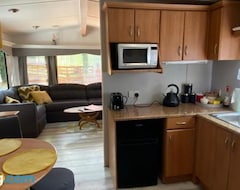 Toàn bộ căn nhà/căn hộ Unique Caravan With Outdoor Space (Ballantrae, Vương quốc Anh)