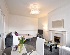 Toàn bộ căn nhà/căn hộ Great Apartment With Free Wifi And Parking (Coatbridge, Vương quốc Anh)