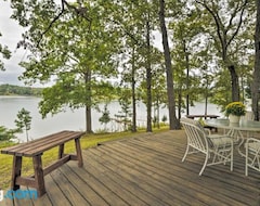Toàn bộ căn nhà/căn hộ Kentucky Lake Cabin With Private Dock And Fire Pit (Buchanan, Hoa Kỳ)