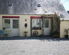 Koko talo/asunto Le Petit Masion (Glomel, Ranska)
