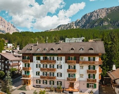 Hotel Serena Cortina (Cortina d'Ampezzo, Italy)