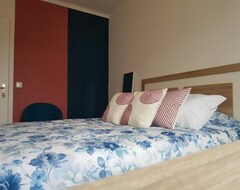 Hotel Pinknblue House (Vilja Franka do Kampo, Portugal)