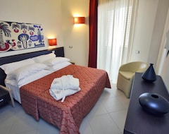 Hotel Noha Suite (Riccione, Italija)