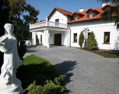 Hotel Pamiętna Dworek (Skierniewice, Poland)