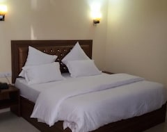 Khách sạn OYO 14017 Abhinandan Residency (Dehradun, Ấn Độ)