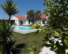 Khách sạn Guest House Bed & Breakfast- Quarto-De Hospedes. Nazaré- Alcobaça (Alcobaça, Bồ Đào Nha)