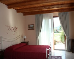 S'Incantu Hotel Rurale (Capoterra, İtalya)
