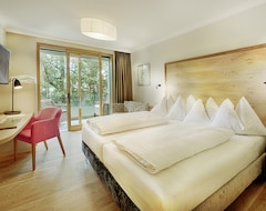 Khách sạn Amerika-Holzer Hotel & Resort (St. Kanzian-Unternarrach, Áo)