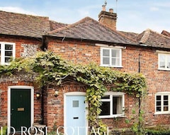 Koko talo/asunto Lovely 4 cottage in quiet rural location yet close to Henley-on-Thames & Marlow (Turville, Iso-Britannia)