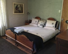 Otel White Bridge Farm Accommodation (Wolseley, Güney Afrika)