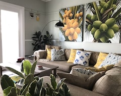 Toàn bộ căn nhà/căn hộ Coconut Cottage Beach Retreat-Netflix-Wifi-Pet Friendly-Stroll To Queens Beach (Scarborough, Úc)
