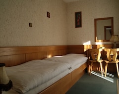 Hotel Pension Seeblick (Feld am See, Austrija)
