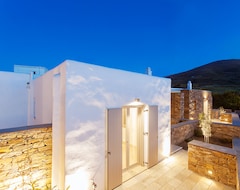 Lejlighedshotel White Tinos Luxury Suites (Tinos - Chora, Grækenland)