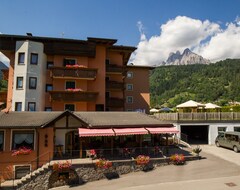 Khách sạn Hotel Al Prato (Tonadico, Ý)