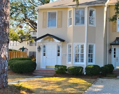 Otel Beach Is Out Back Door And Across Street Of The Best Public Access (St. Simons, ABD)