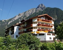Otel Troschana (Flirsch am Arlberg, Avusturya)