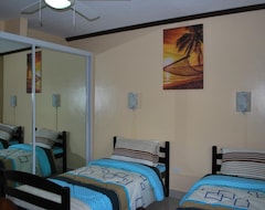 Koko talo/asunto Staycation Apartment (Tagaytay City, Filippiinit)