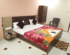 OYO 11867 Hotel Nilkanth Inn (Vadodara, Indien)