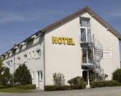 Hotel Karlshof (Karlsdorf-Neuthard, Germany)