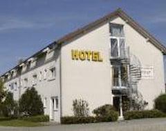 Otel Karlshof (Karlsdorf-Neuthard, Almanya)