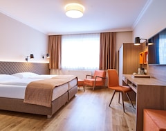 Khách sạn Single Room With Shower, Toilet - The Green Hotel Zur Post (Abersee, Áo)