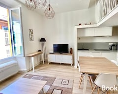 Koko talo/asunto Studio Mezzanine Pietonne (Menton, Ranska)