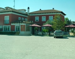 Hotel Doña Carmen (Tordesillas, Spain)