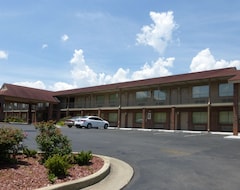 Khách sạn Red Roof Inn & Suites - Cleveland, TN (Cleveland, Hoa Kỳ)