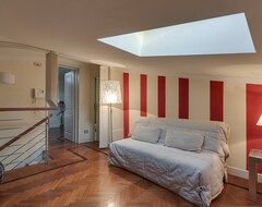 Hotel Jr Home (Florence, Italy)