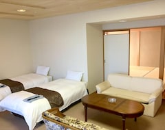 Hotel Mokuseikaikan (Shizuoka, Japan)