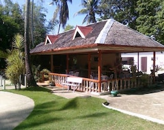 Khách sạn Just Inn (El Nido, Philippines)