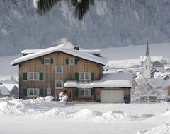 Khách sạn Ferienhaus Bergland (Bizau, Áo)