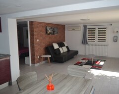 Cijela kuća/apartman Appartement Tout Confort Avec Piscine Et Salle De Sport (Port-de-Bouc, Francuska)