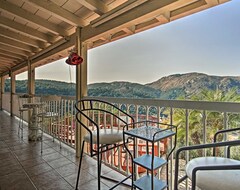 Tüm Ev/Apart Daire Hilltop Valley Center House w/Balcony & Mtn Views! (Valley Center, ABD)