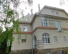 Toàn bộ căn nhà/căn hộ Villa Arnau (Hostinné, Cộng hòa Séc)