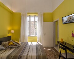 Hotel 4 Rooms (Pisa, Italia)