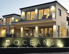 Pansiyon Oceans Guest House & Luxurious Apartments (Struisbaai, Güney Afrika)