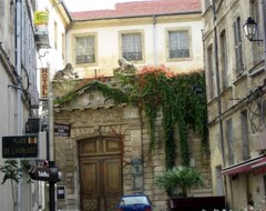 Otel De Mons (Avignon, Fransa)