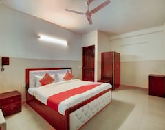 Hotel OYO 28461 The Vishnu Paradise (Delhi, India)