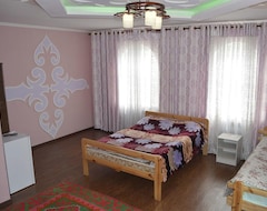 Hotel Flamingo (Karakol, Kirguistán)