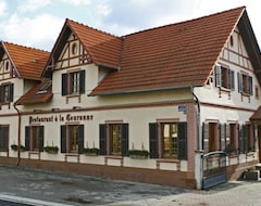 Hotel La Couronne (Roppenheim, France)