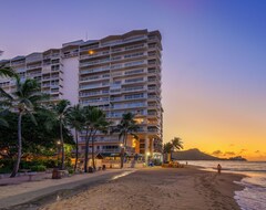 Хотел Castle Waikiki Shore 1bd Gd Vw Hotel (Хонолулу, САЩ)