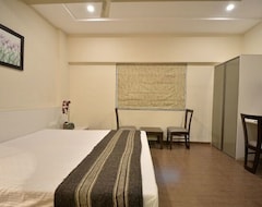 Hotel Naman (Solapur, India)