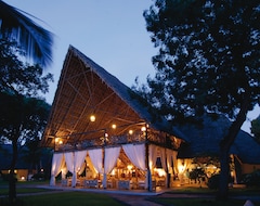 Khách sạn Sandies Tropical Village (Malindi, Kenya)