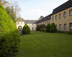 Khách sạn Kloster Steinfeld Gästehaus (Kall, Đức)