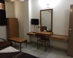 Khách sạn OYO 11321 Hotel Goutham Residency (Hyderabad, Ấn Độ)