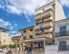 Khách sạn Hotel La Vela (Lido di Camaiore, Ý)